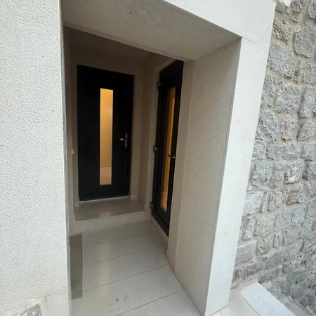 La Casa Di Varos Old Town Apartamento *