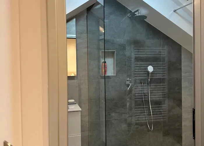 La Casa Di Varos & Free Parking Available P&r